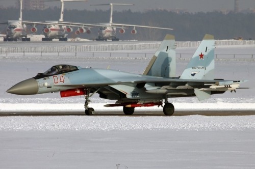 Máy bay chiến đấu Su-35 đã sử dụng vũ khí dành cho máy bay chiến đấu thế hệ thứ năm, có khả năng chiến đấu gấp mấy lần J-11B, J-15 và J-16 Trung Quốc